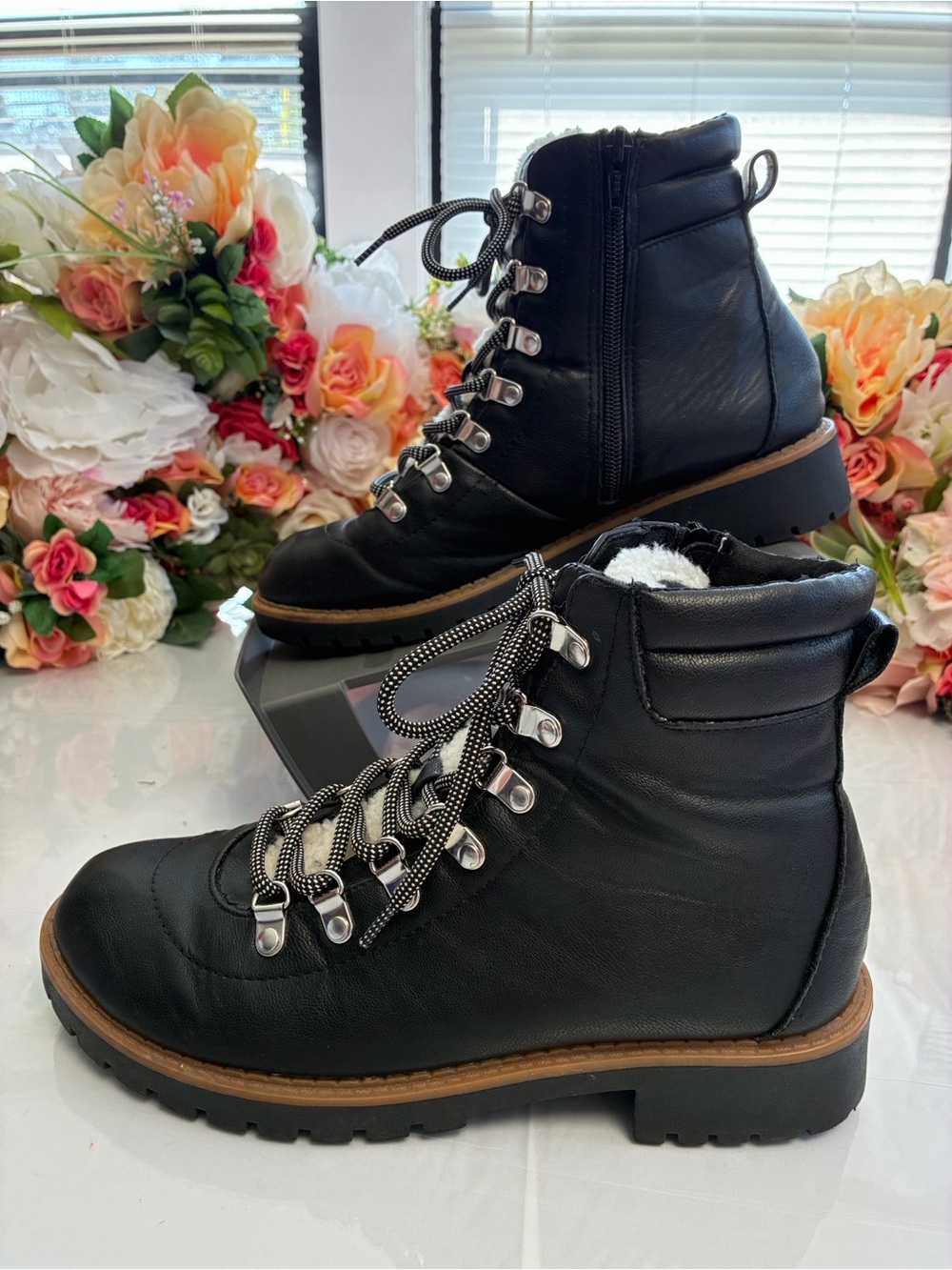 Style & Co Maariah Faux Shearling Lug Ankle Boots Black Women’s 8M Lace Up Zip